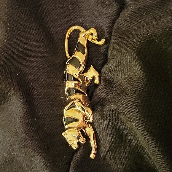 COPY - Jaguar and Tiger pins - Picture 4 of 4